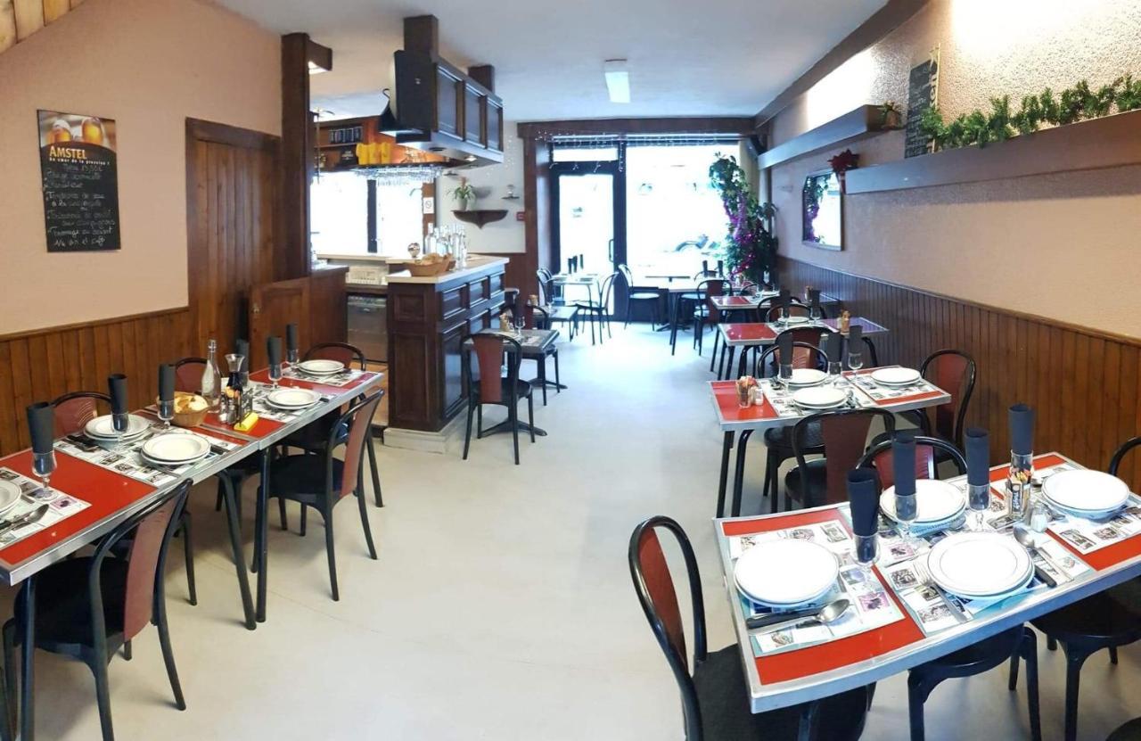Hotel Restaurant L'Agapanthe Pont-de-Salars Exterior foto